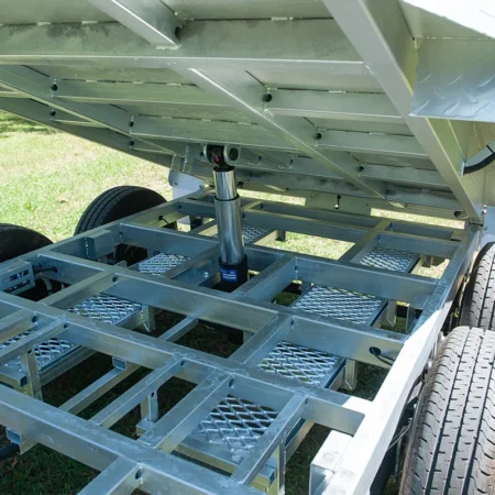 KKT-TP85H3500RP - 8×5 Tandem Axle Hydraulic Tipper Galvanised Box Trailer 3500kg ATM WITH RAMPS AND RAMP HOLDER