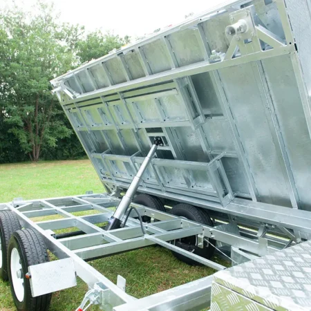 KKT-FT127TP3-3500RP - 12×7 Hydraulic 3-Way Tipper Galvanised Flat Top Trailer 3500kg ATM WITH 600mm CAGE AND LOADING RAMPS