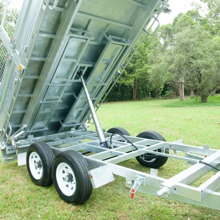 KKT-FT127TP3-3500RP - 12×7 Hydraulic 3-Way Tipper Galvanised Flat Top Trailer 3500kg ATM WITH 600mm CAGE AND LOADING RAMPS