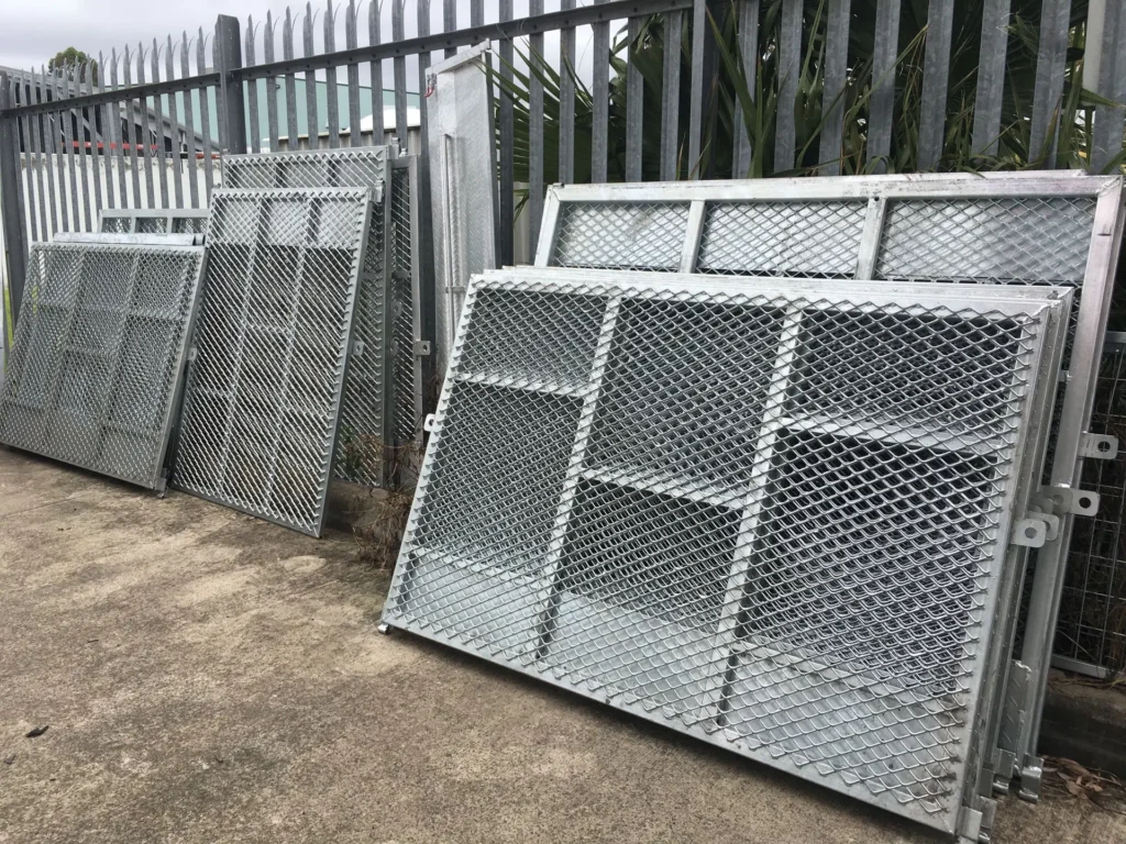 Fold-Down Mesh Ramp Door
