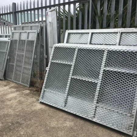 Fold-Down Mesh Ramp Door