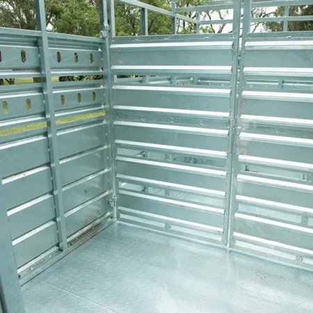 12x7 cattle trailer_inside