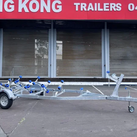 KKT-BTS62140 - 6.2m Galvanised Boat Trailer 1400kg ATM – Suits Boats 5.7–6.2m (18.7–20.3ft)