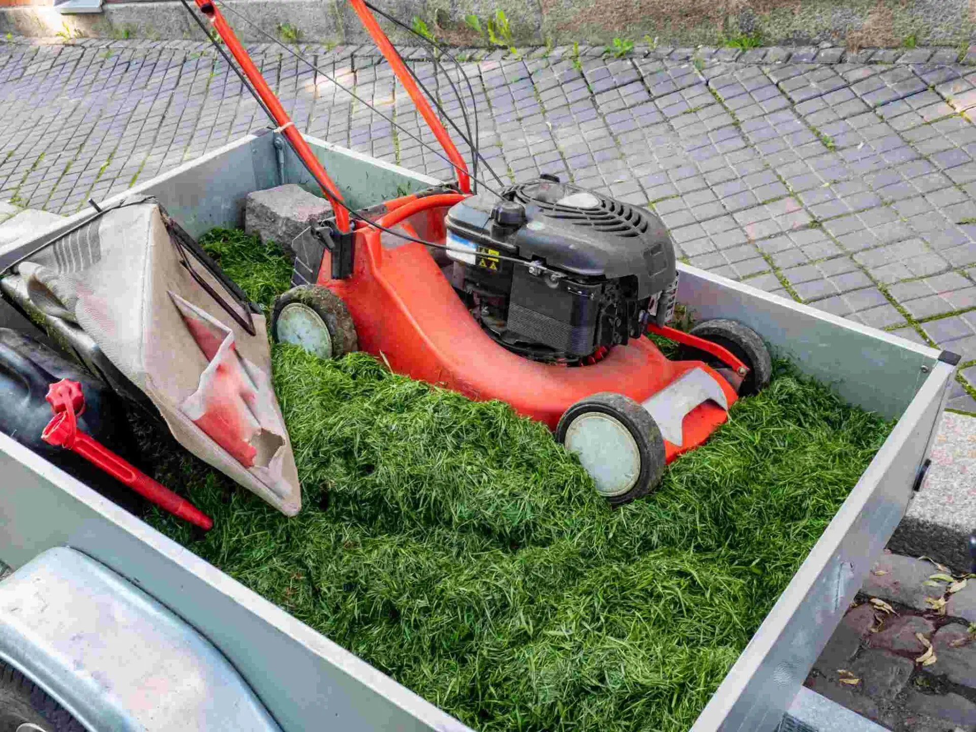 Lawn Mowing Trailer Setup: Essential Gear and Tips