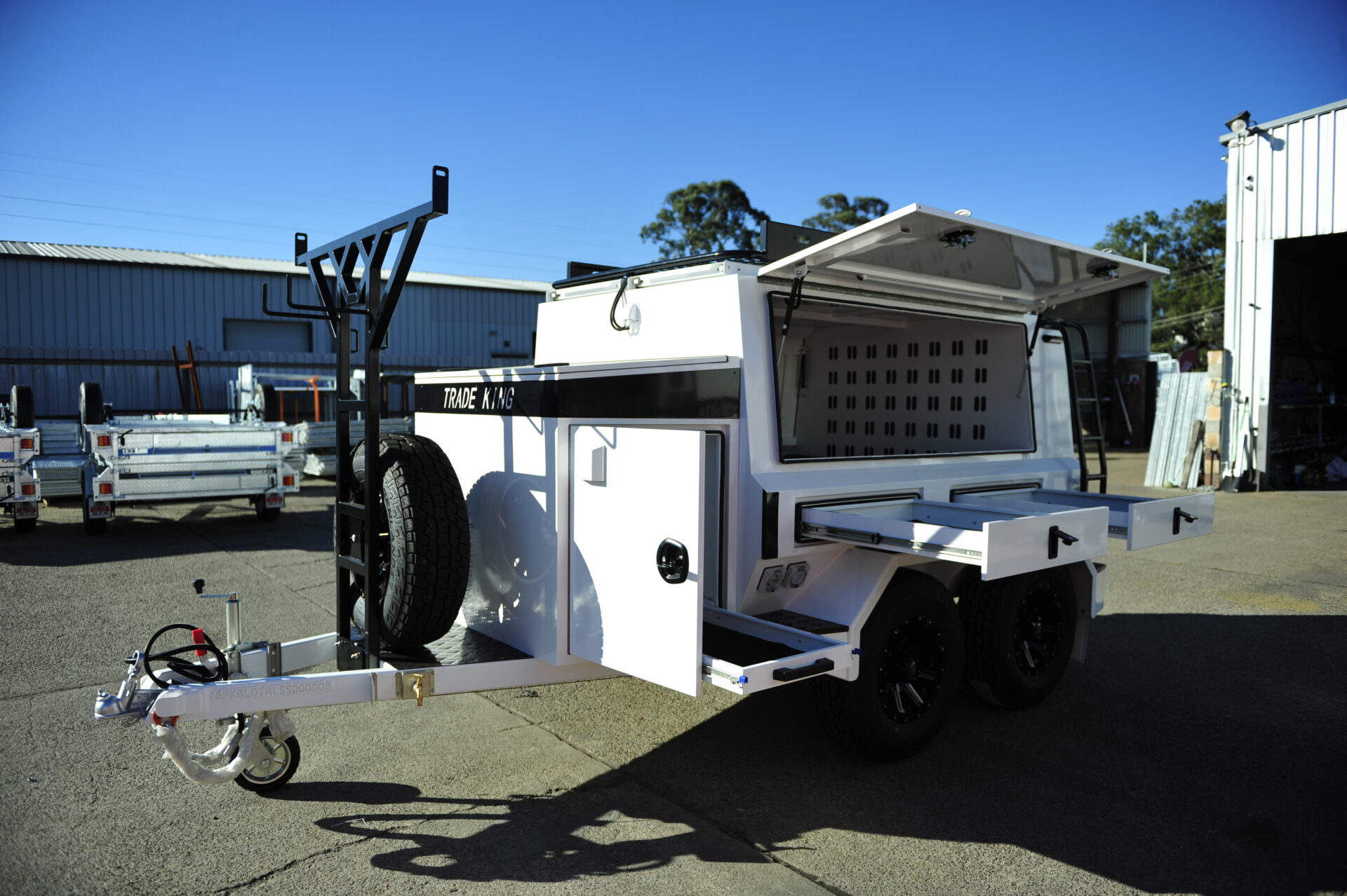 Fully Accessible Side Storage